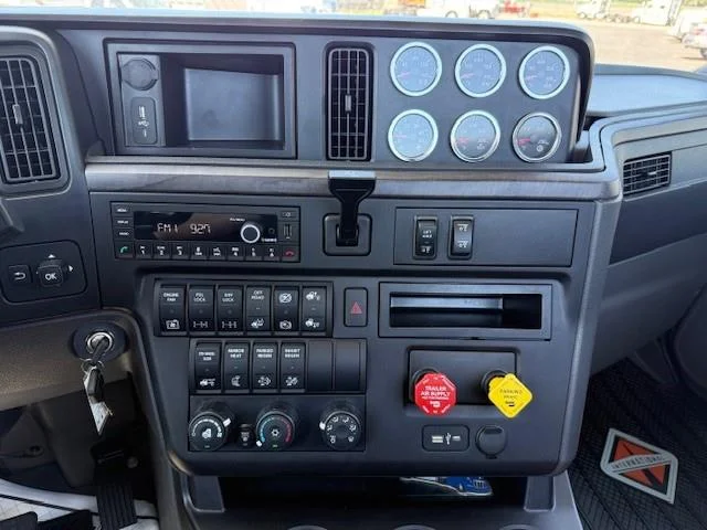 2026 International LT - image 14