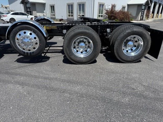 2026 International LT - image 10