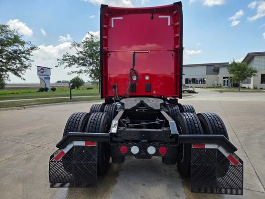 2022 Kenworth T680 in Cedar Rapids, IA — photo 5