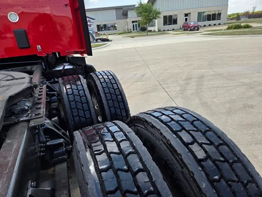2022 Kenworth T680 in Cedar Rapids, IA — photo 13