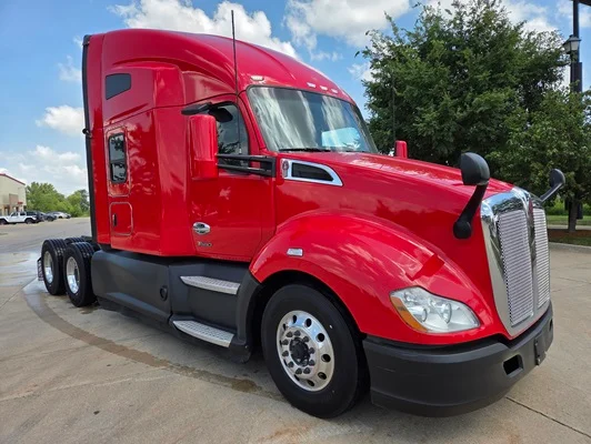 2022 Kenworth T680 in Cedar Rapids, IA