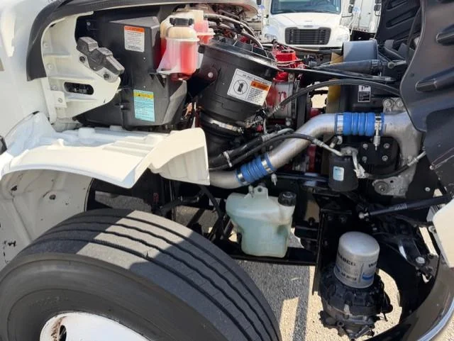 2019 Freightliner M2 106 — photo 14