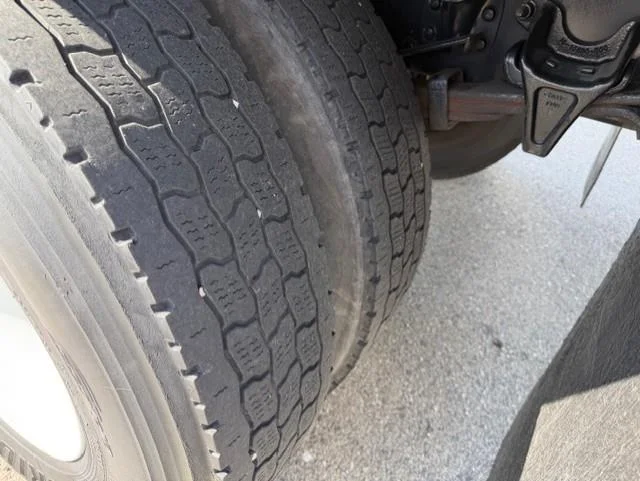 2019 Freightliner M2 106 — photo 16