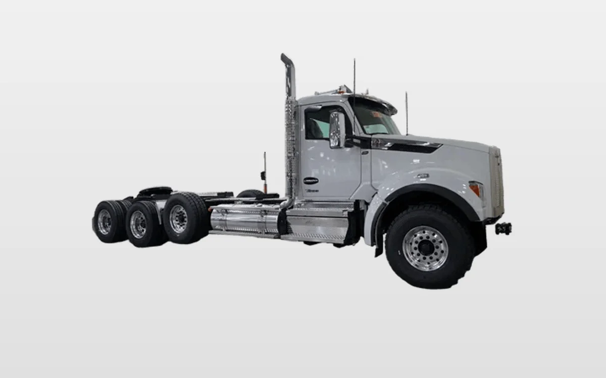 2027 Kenworth T880 - image 1