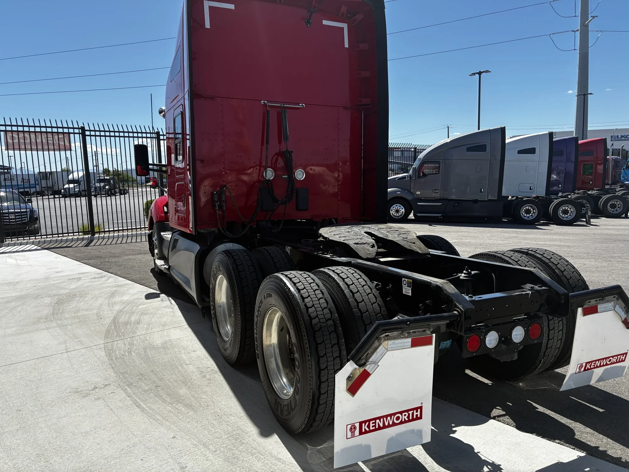 2022 Kenworth T680 in Las Vegas, NV — photo 5
