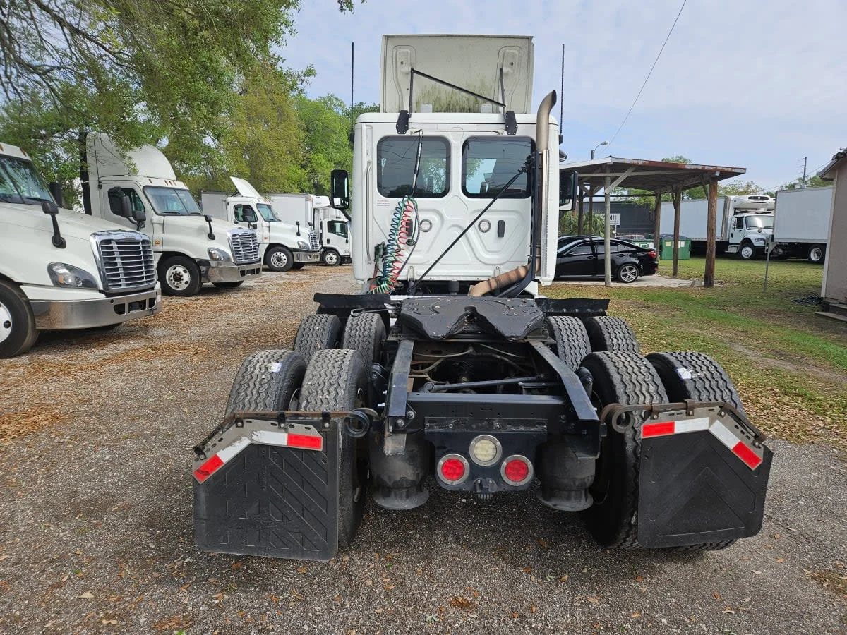 2019 Freightliner Cascadia in Orlando, FL — photo 5