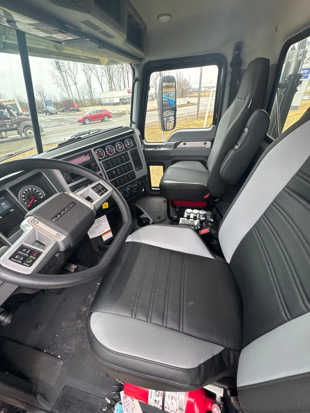 2026 Mack Granite in London, OH — photo 4