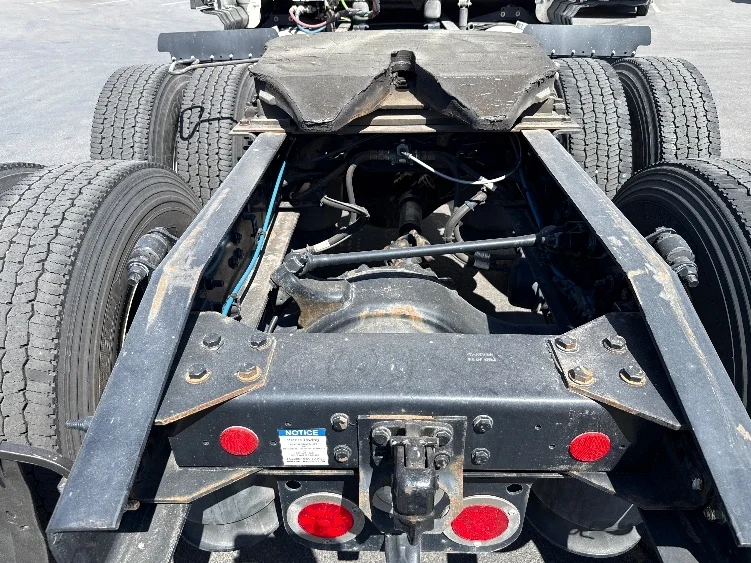 2023 Freightliner Cascadia - image 6