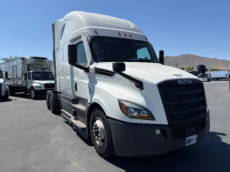 2023 Freightliner Cascadia in Fontana, CA