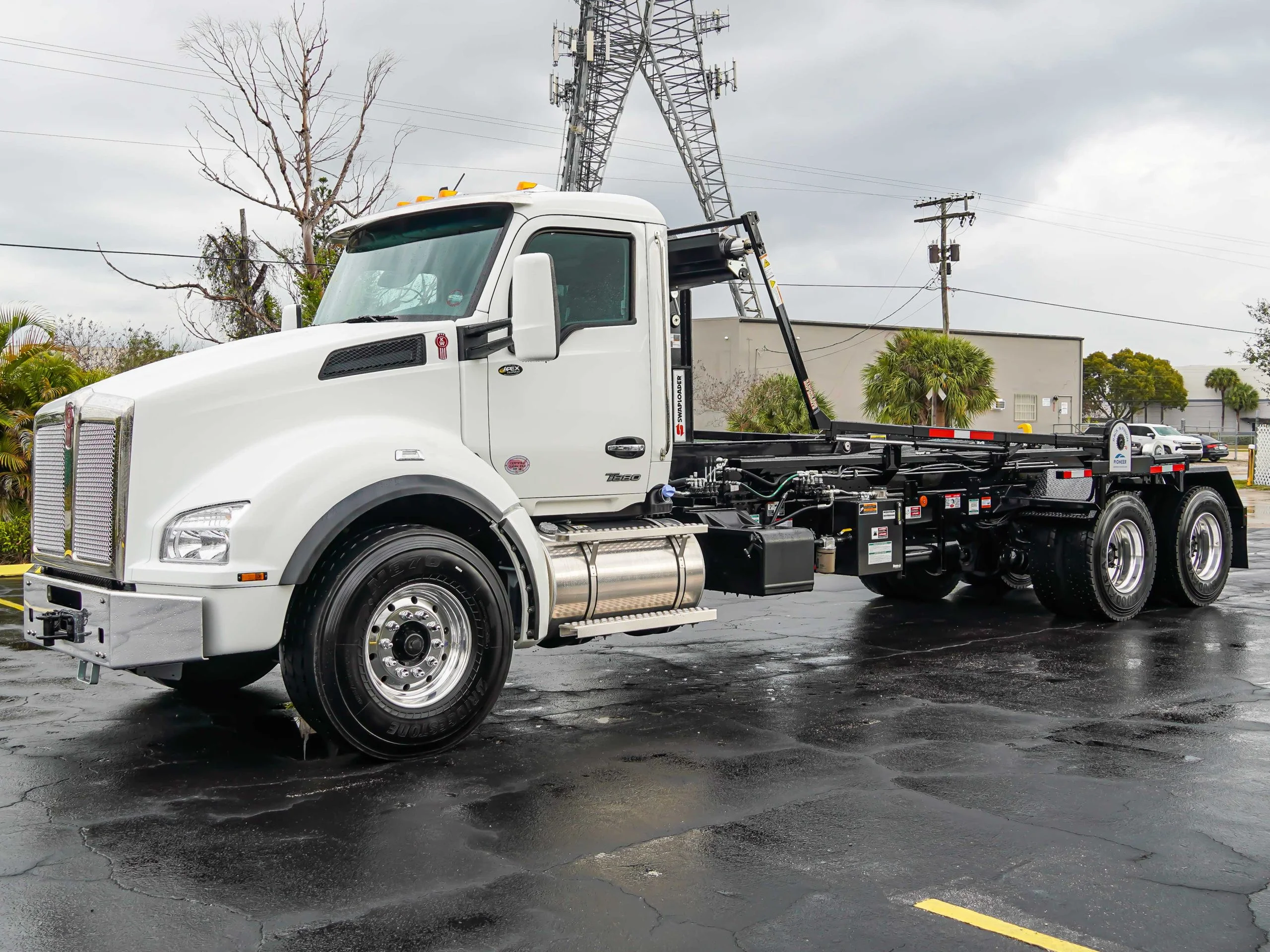 2025 Volvo VHD 400 — photo 4