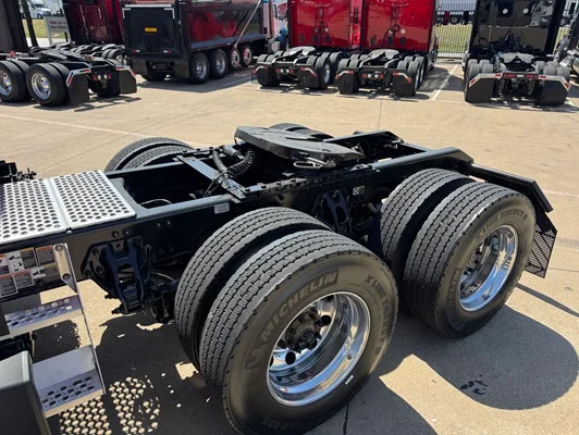 2023 Kenworth T680 in Dallas, TX — photo 19