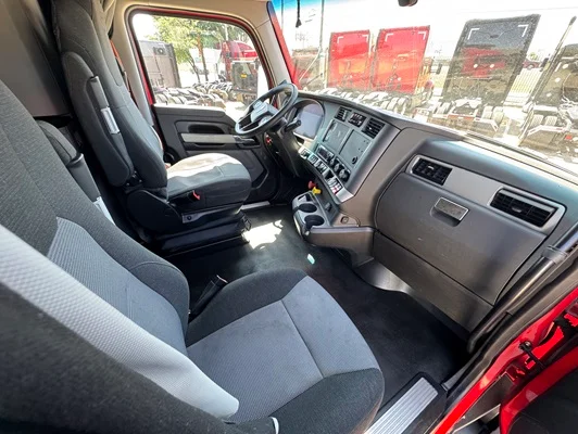 2023 Kenworth T680 in Dallas, TX — photo 23