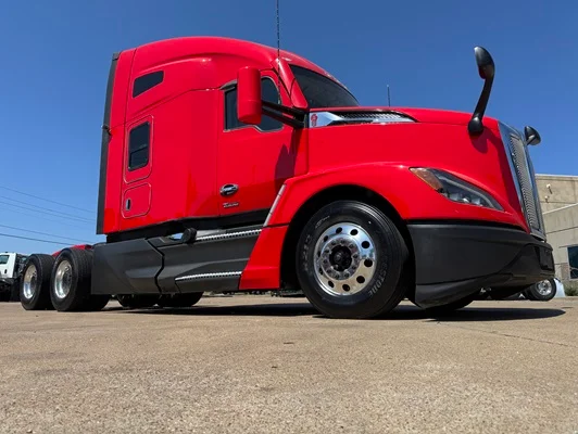 2023 Kenworth T680 in Dallas, TX — photo 8