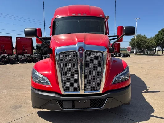 2023 Kenworth T680 in Dallas, TX — photo 11