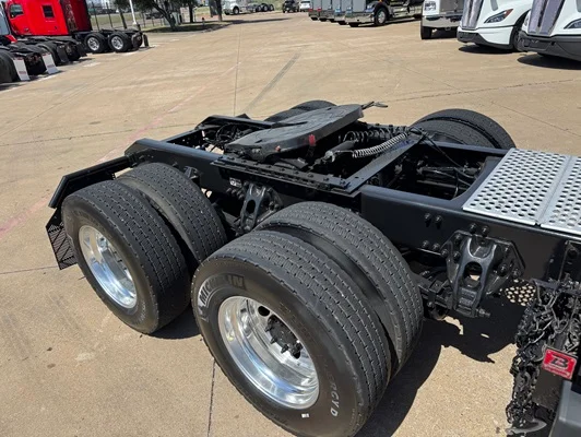 2023 Kenworth T680 in Dallas, TX — photo 18