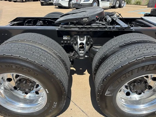 2023 Kenworth T680 in Dallas, TX — photo 16