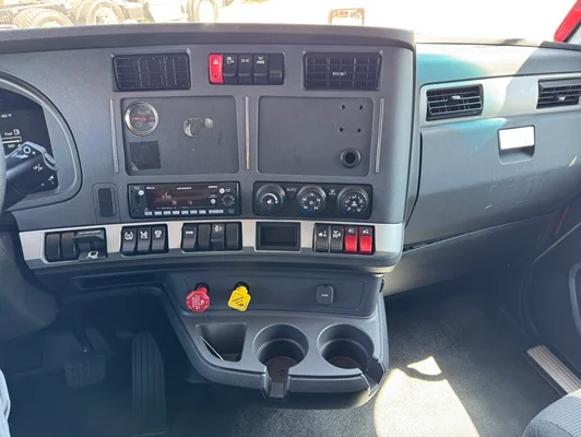 2023 Kenworth T680 in Dallas, TX — photo 25