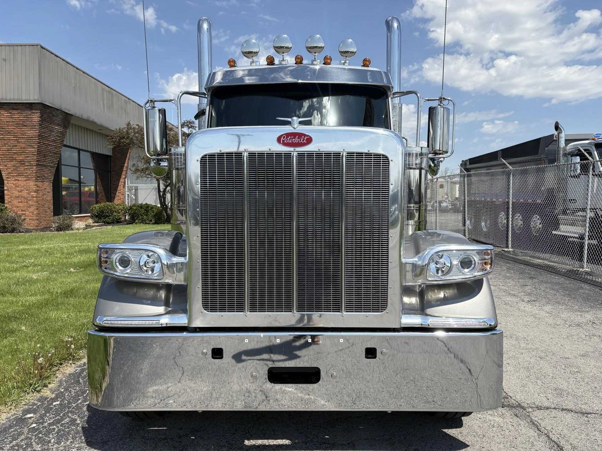 2027 Peterbilt 589 in Findlay, OH — photo 3