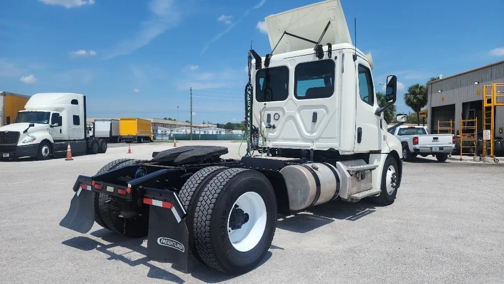 2019 Freightliner Cascadia in Ocala, FL — photo 7