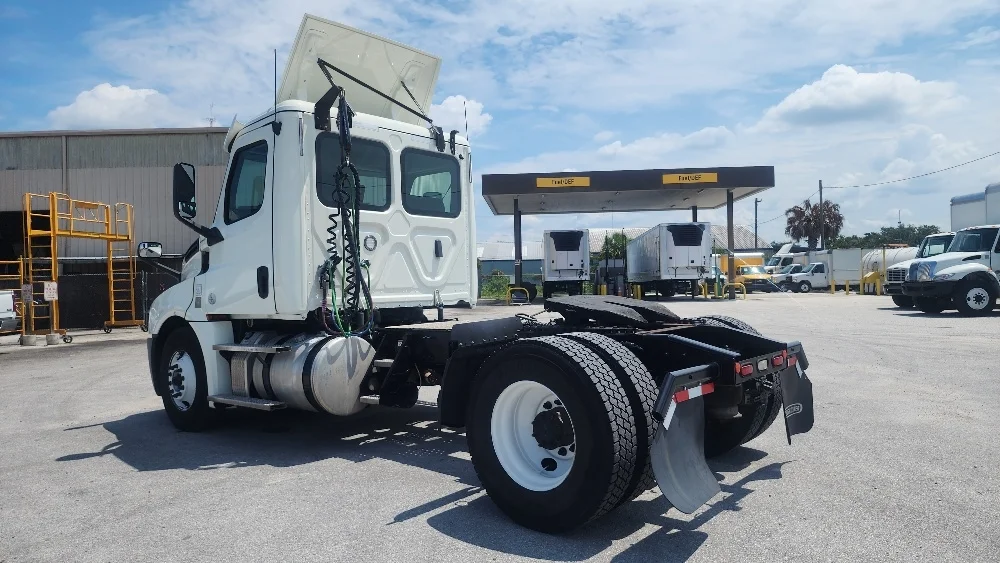 2019 Freightliner Cascadia in Ocala, FL — photo 5
