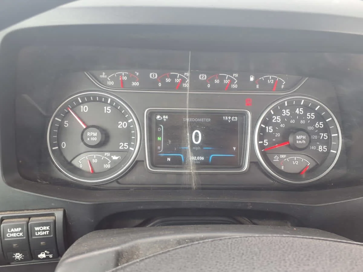 2019 International LT in Taylor, MI — photo 9
