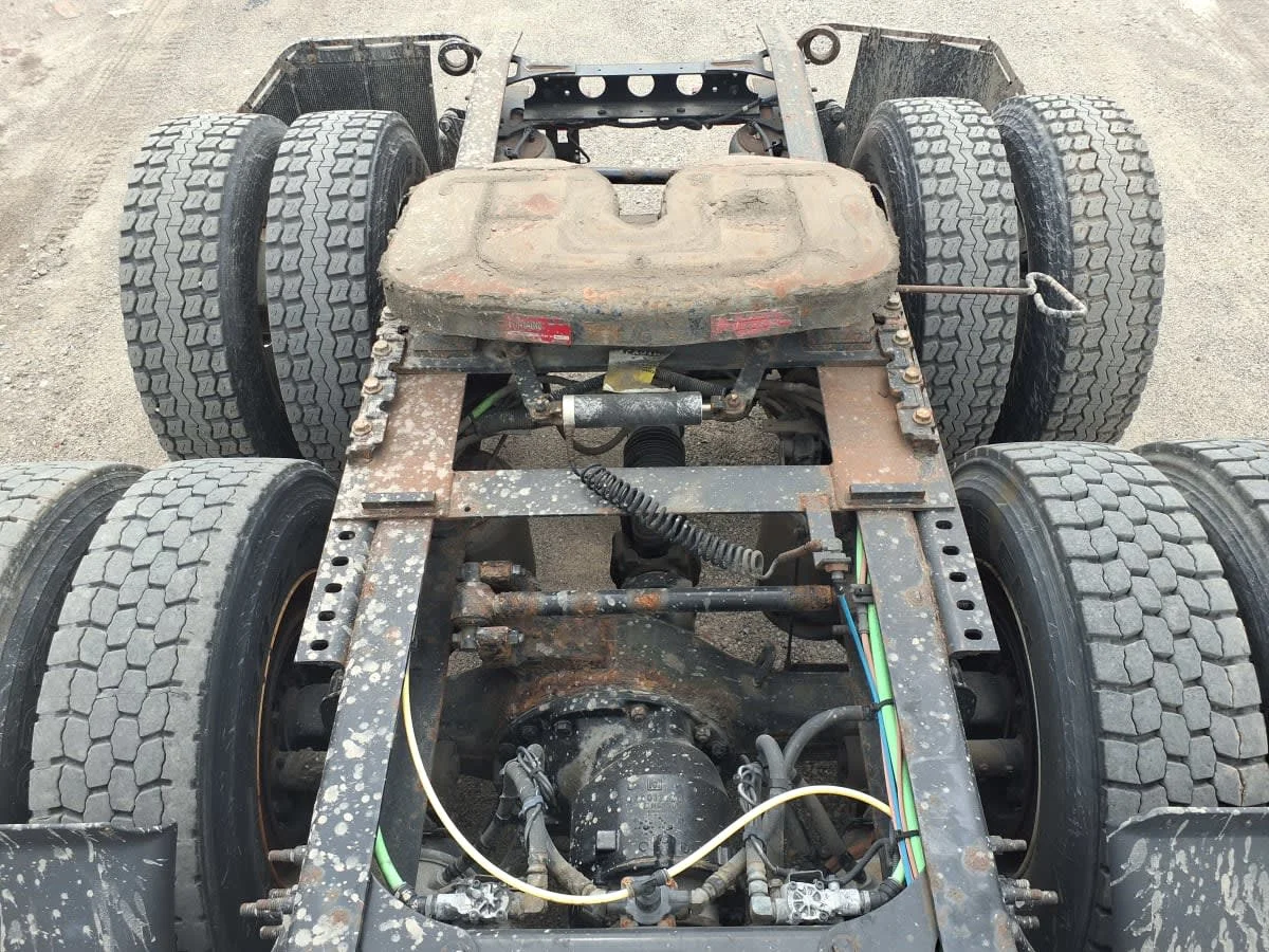 2019 International LT in Taylor, MI — photo 13