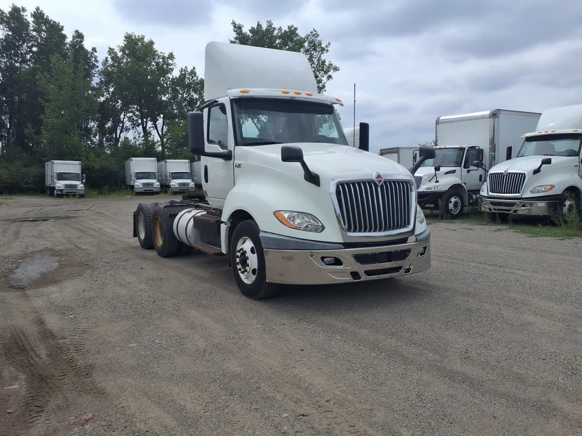 2019 International LT in Taylor, MI — photo 3