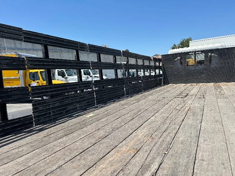 2017 Hino 268 in Torrance, CA — photo 10