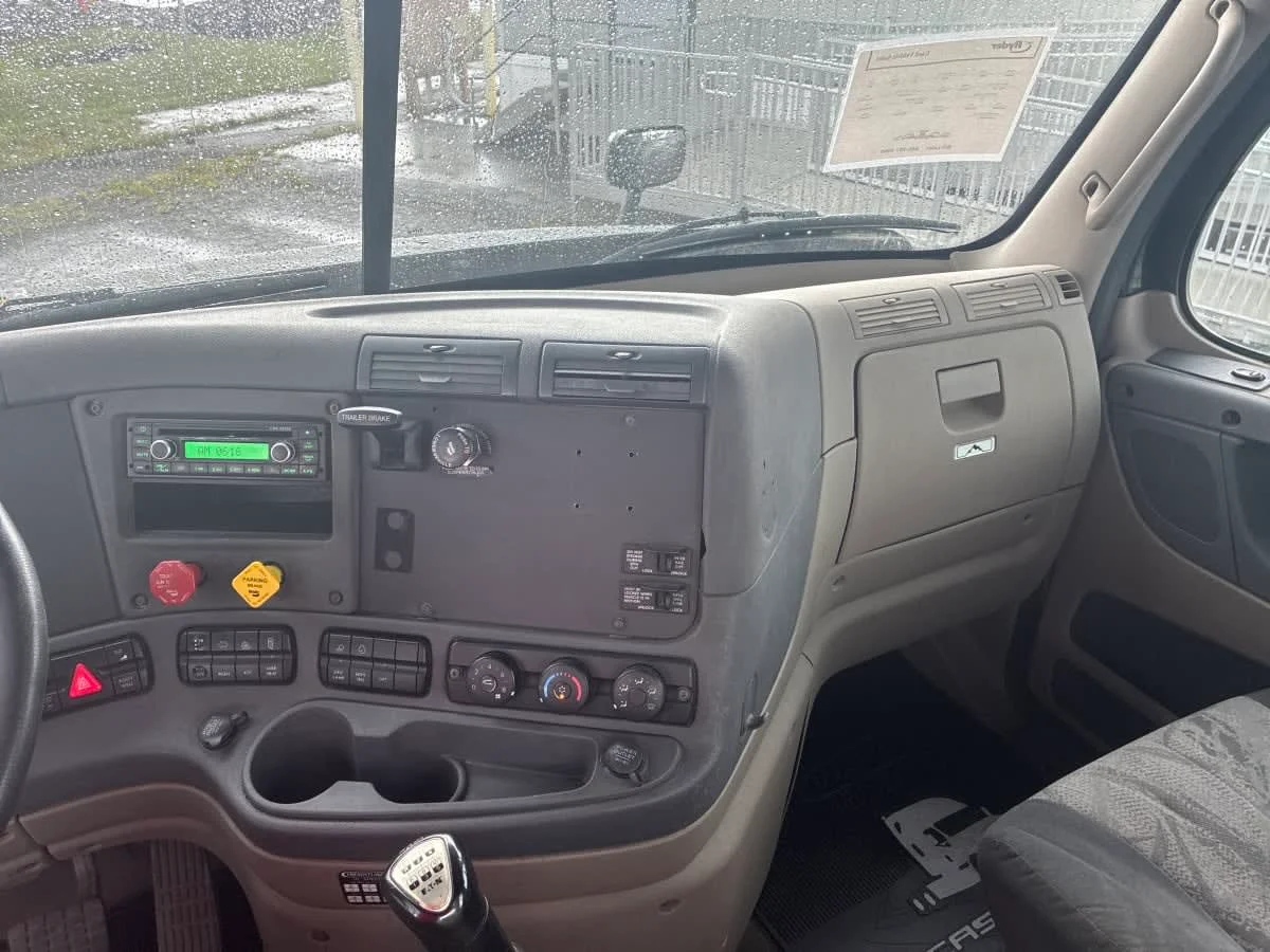 2019 Freightliner Cascadia in Syracuse, NY — photo 11