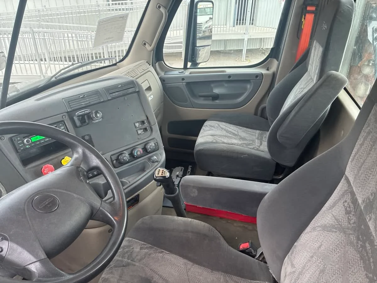 2019 Freightliner Cascadia in Syracuse, NY — photo 7