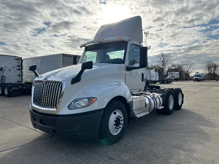 2019 International LT in Memphis, TN — photo 3