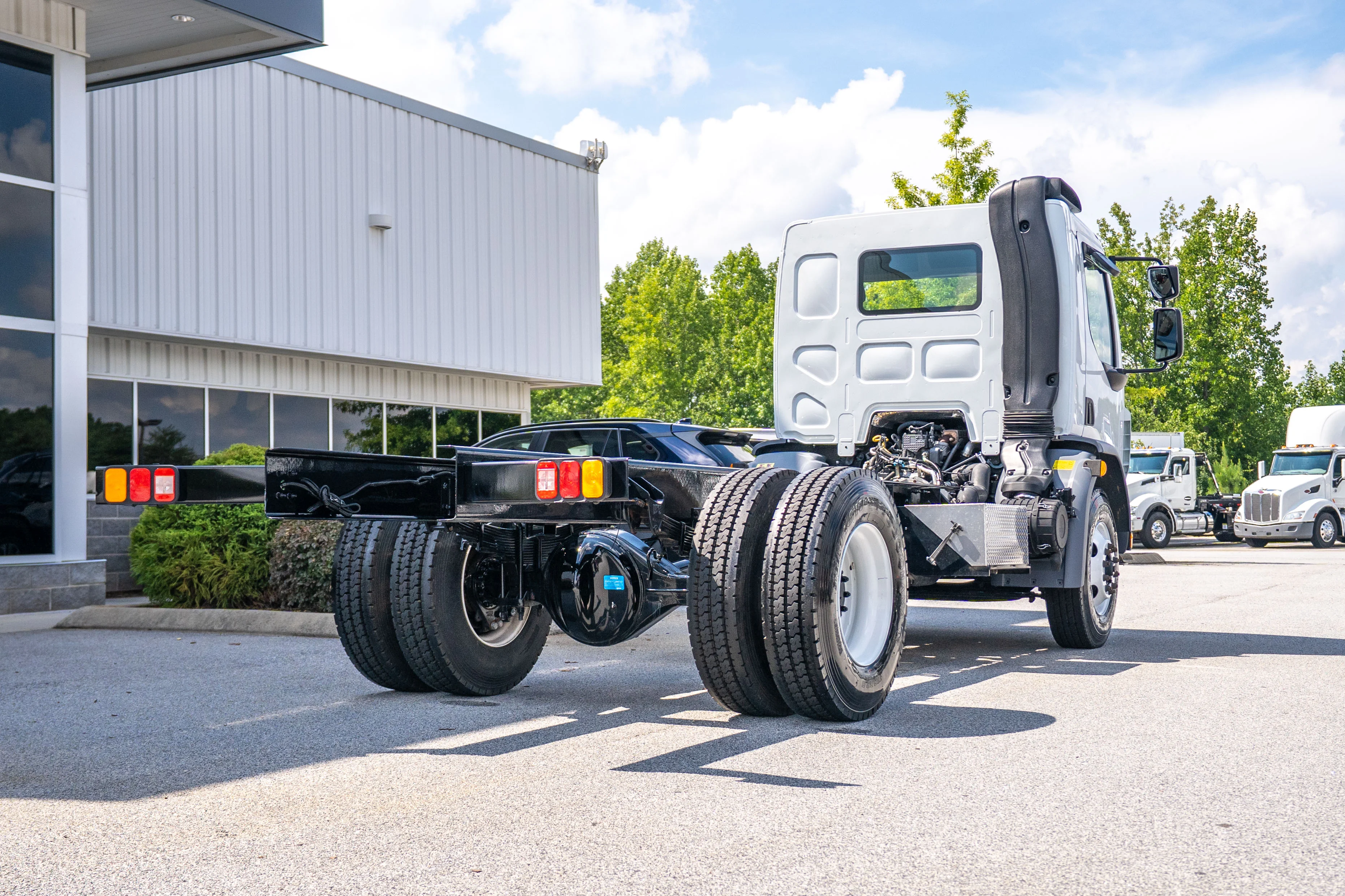 2025 Peterbilt 220EV in Baltimore, MD — photo 6