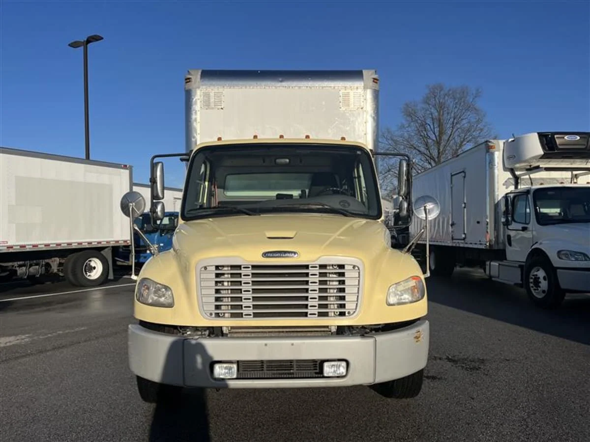 2019 Freightliner M2 106 in Beltsville, MD — photo 2