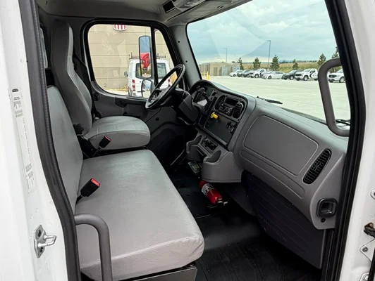 2019 Freightliner M2 106 in Englewood, CO — photo 3