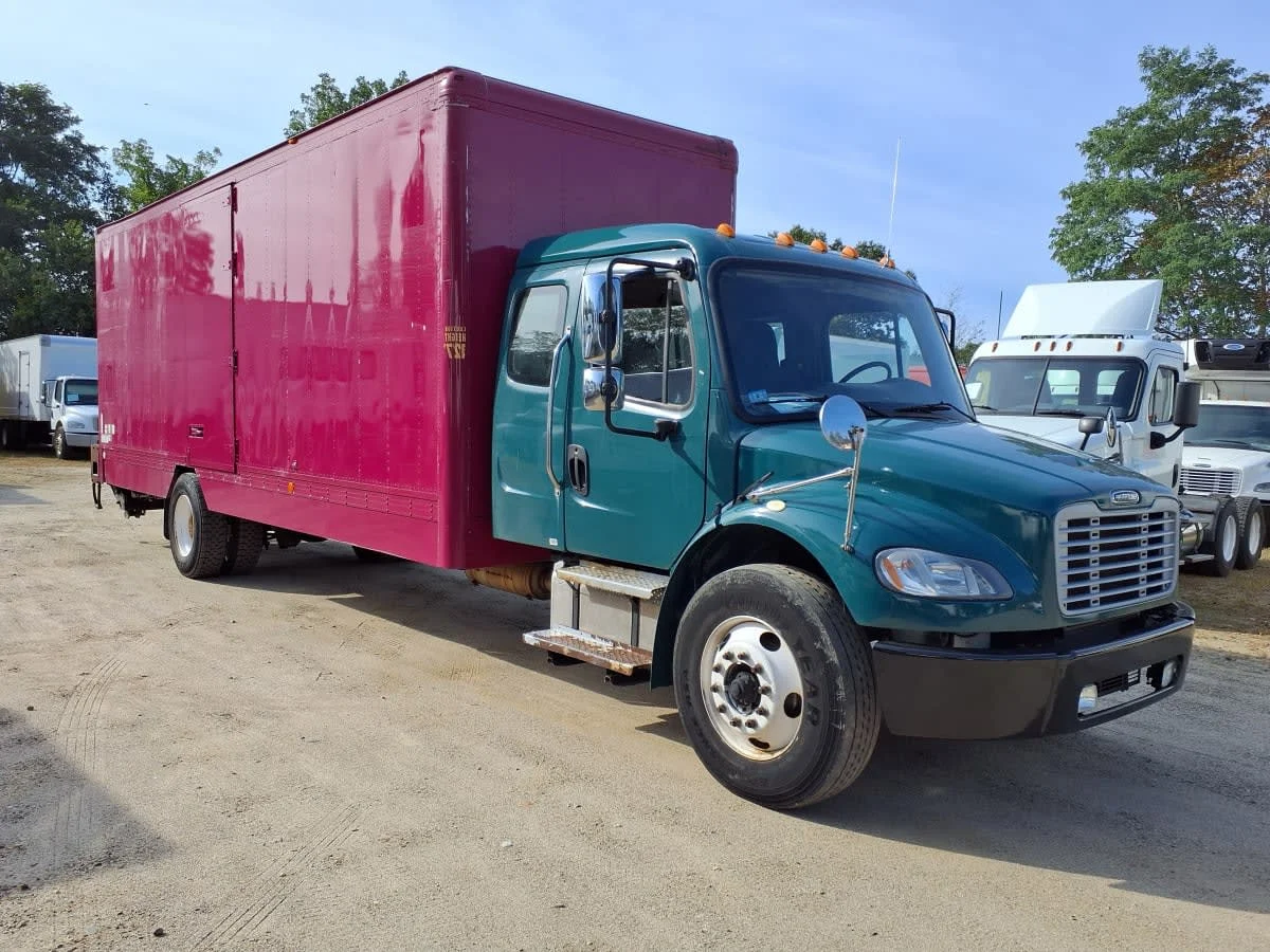 2016 Freightliner M2 106 - image 3