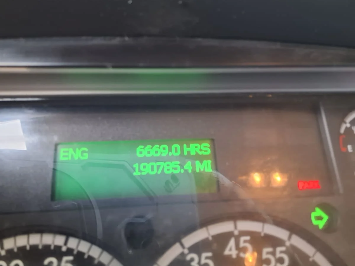 2016 Freightliner M2 106 - image 12