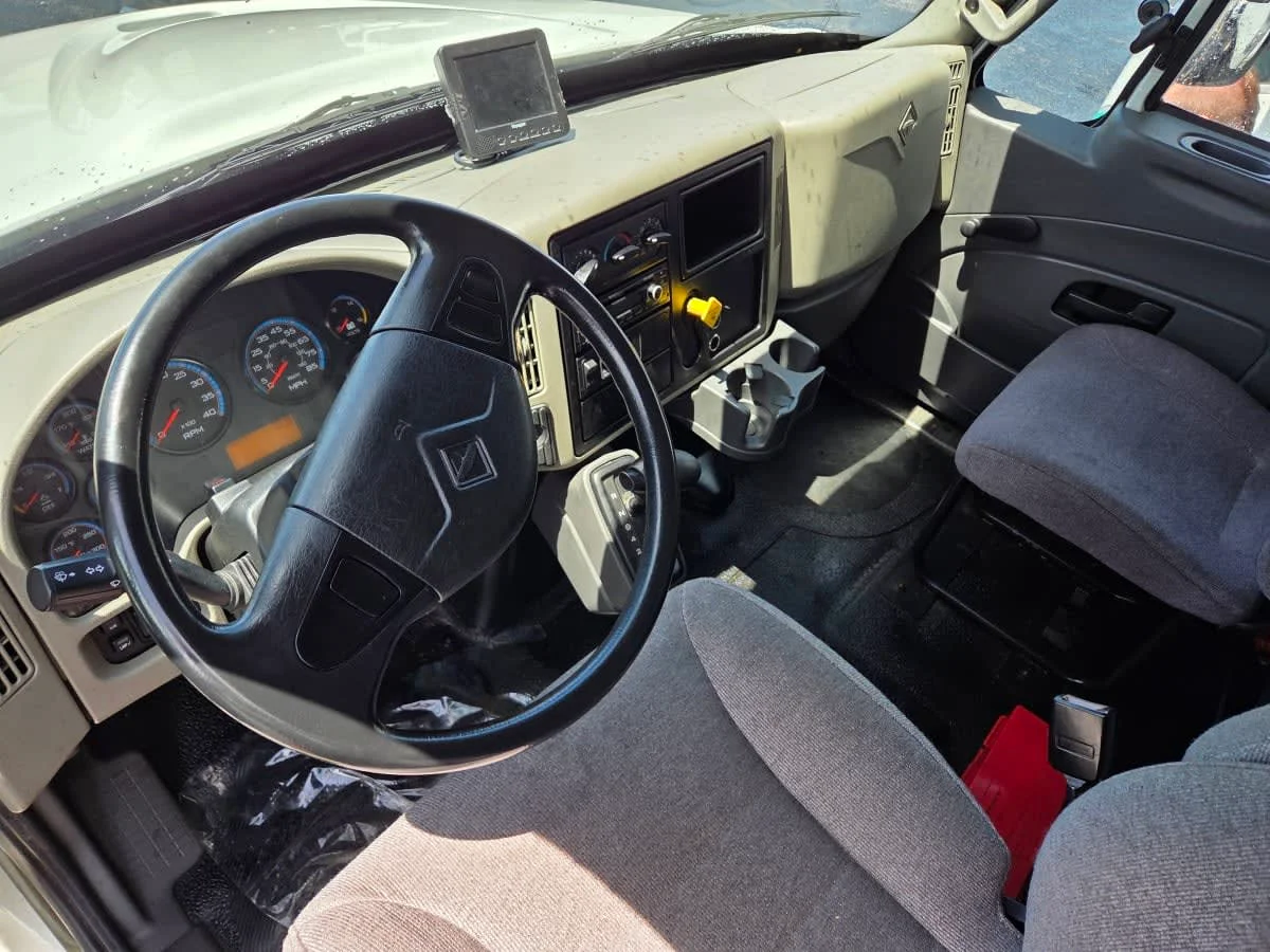 2019 International 4300 in Allentown, PA — photo 7