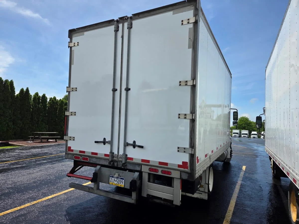 2019 International 4300 in Allentown, PA — photo 4