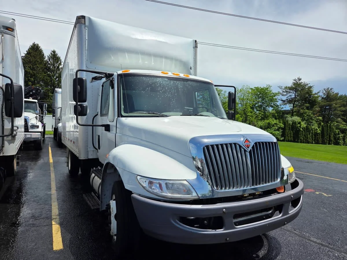 2019 International 4300 in Allentown, PA — photo 3