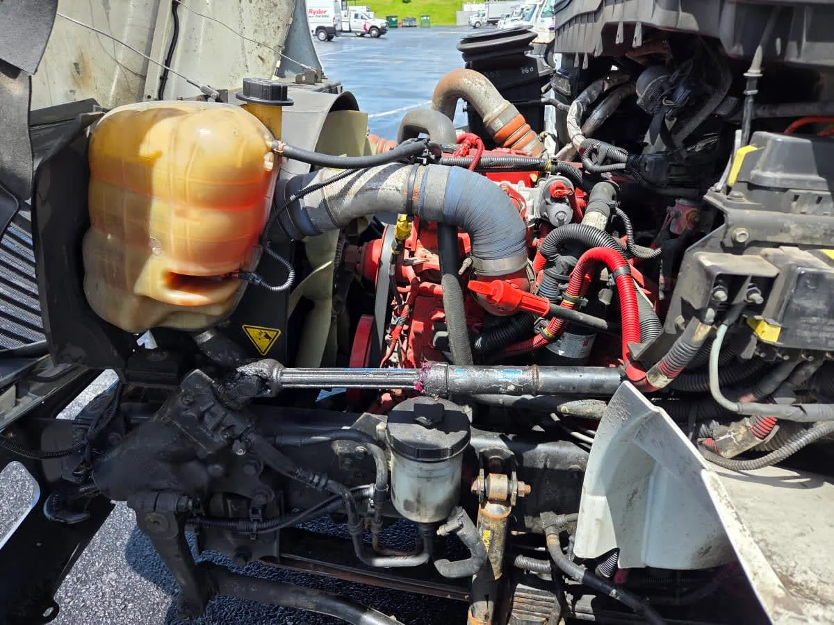2019 International 4300 in Allentown, PA — photo 9