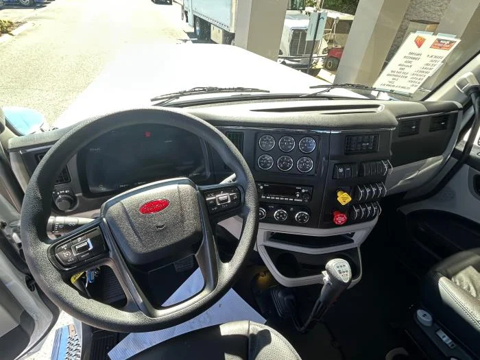 2027 Peterbilt 589 in Nashville, TN — photo 4