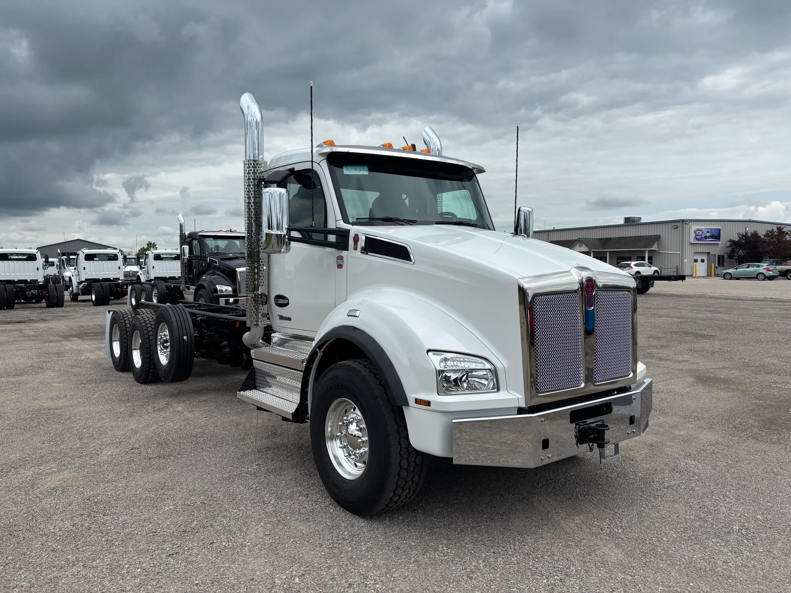 2027 Kenworth T880