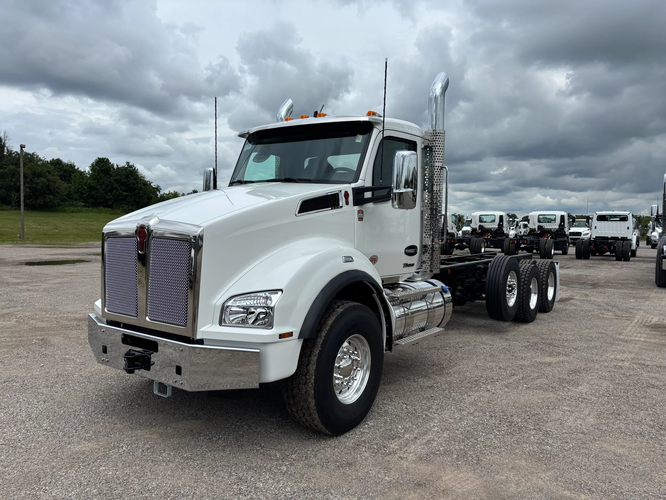 2027 Kenworth T880 — photo 3