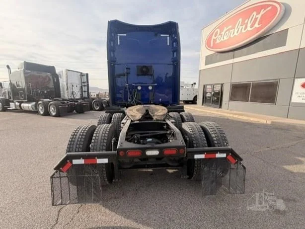 2022 Peterbilt 579 in St. George, UT — photo 5