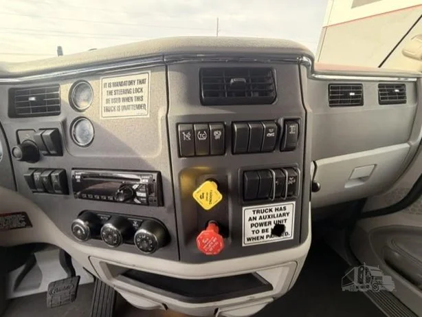 2022 Peterbilt 579 in St. George, UT — photo 16