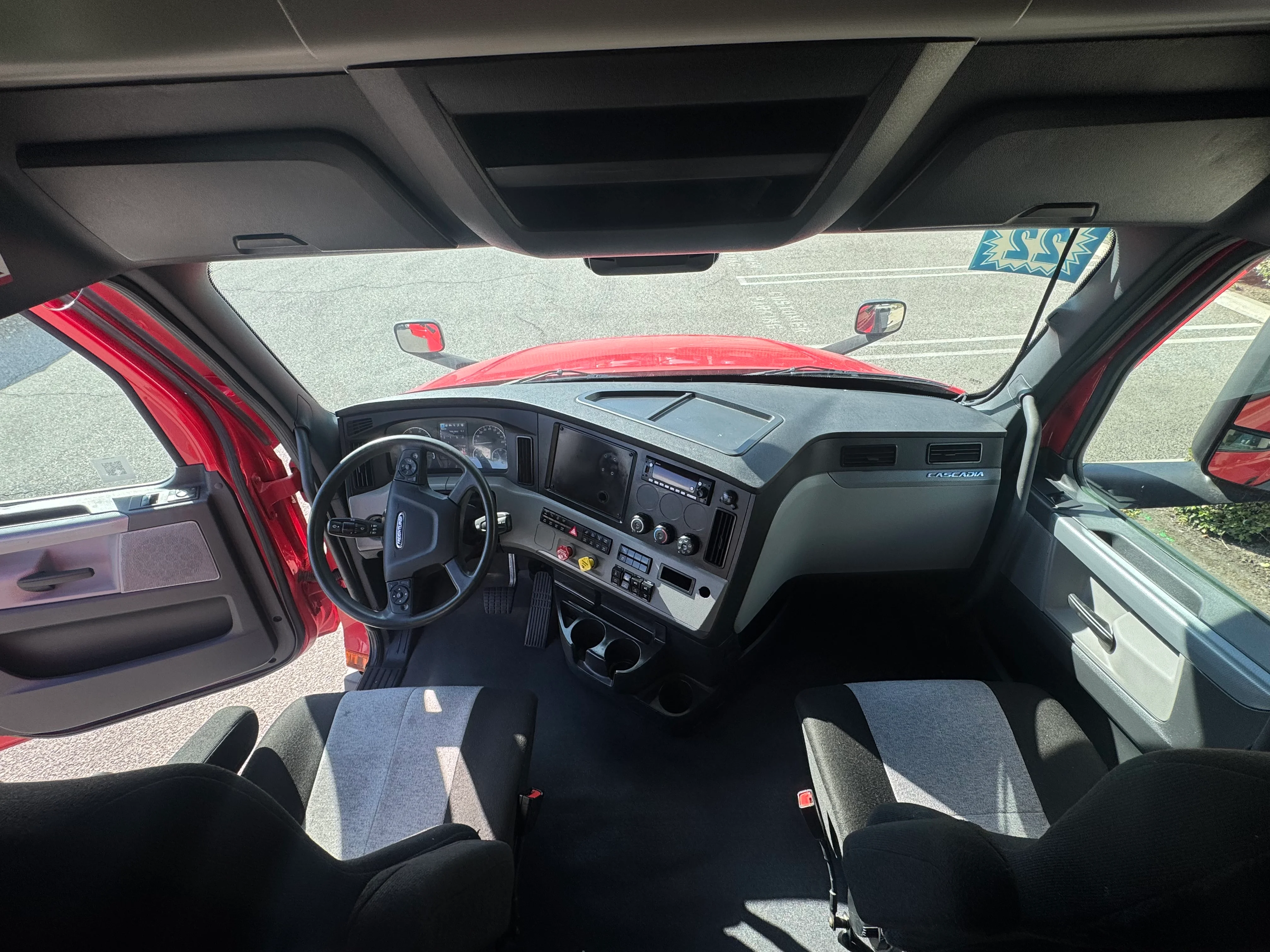 2022 Freightliner Cascadia in Tolleson, AZ — photo 14