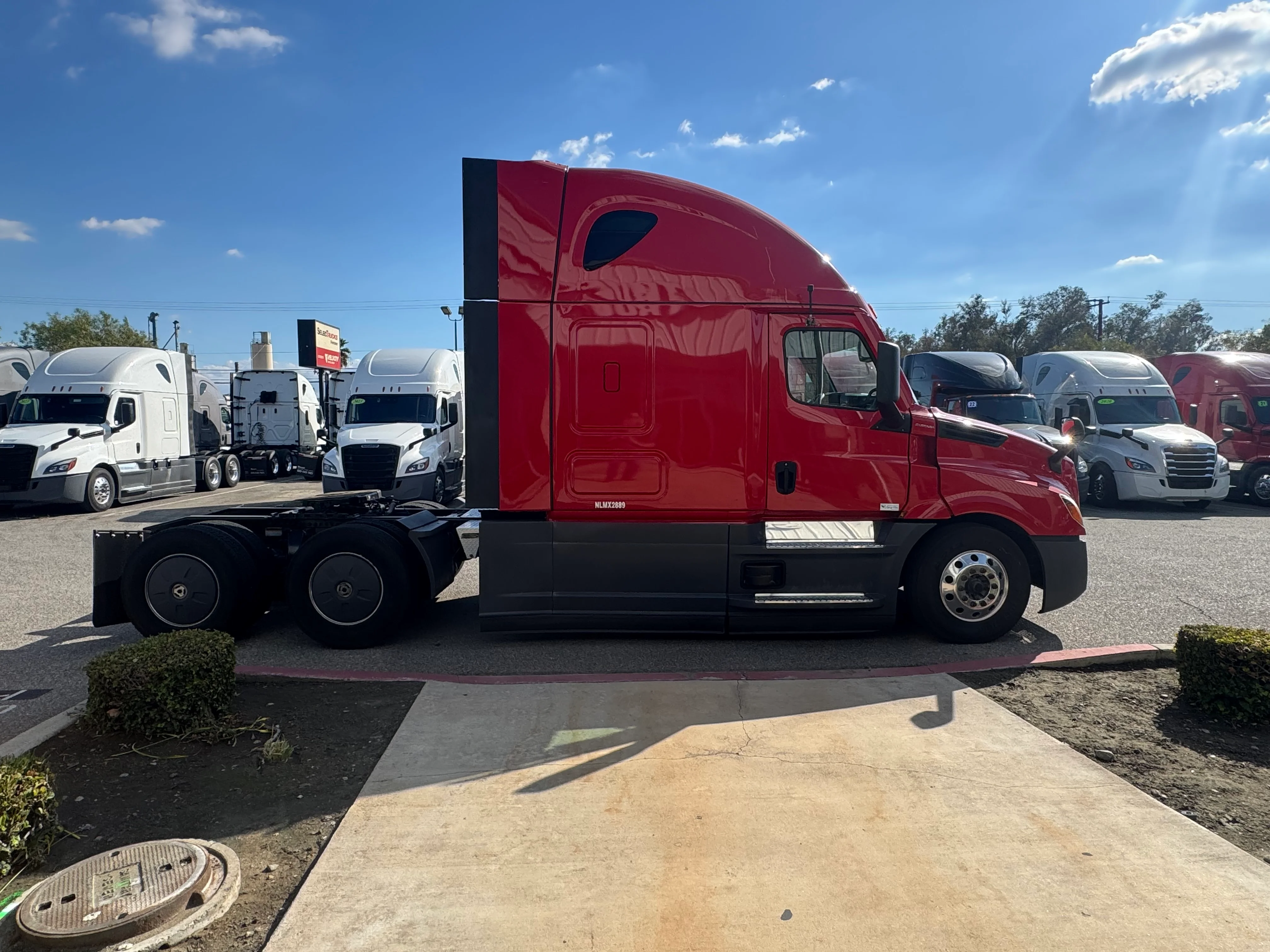 2022 Freightliner Cascadia in Tolleson, AZ — photo 5