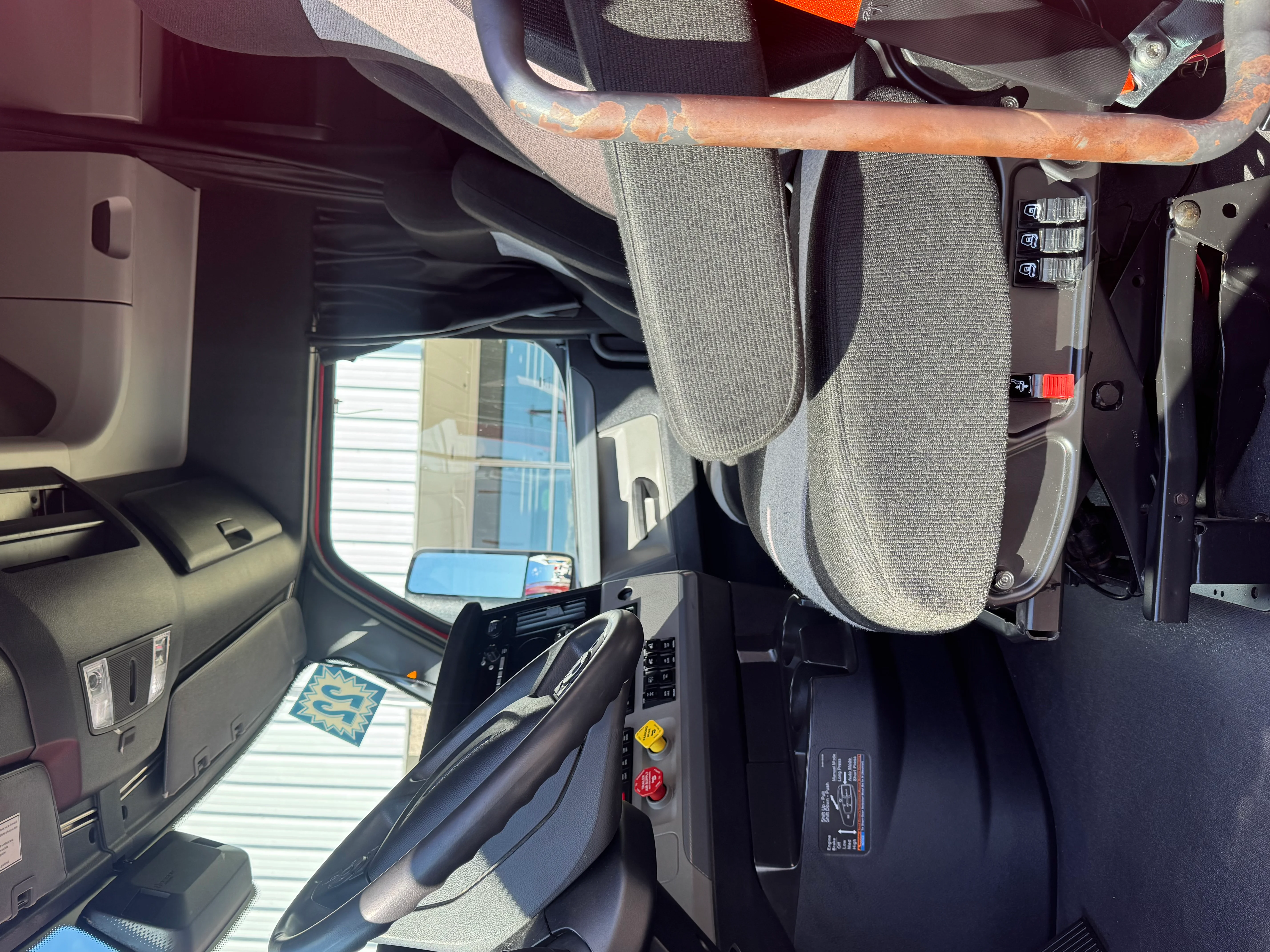 2022 Freightliner Cascadia in Tolleson, AZ — photo 12