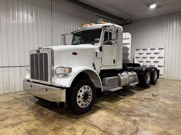 2015 Peterbilt 367 in Hartford, SD