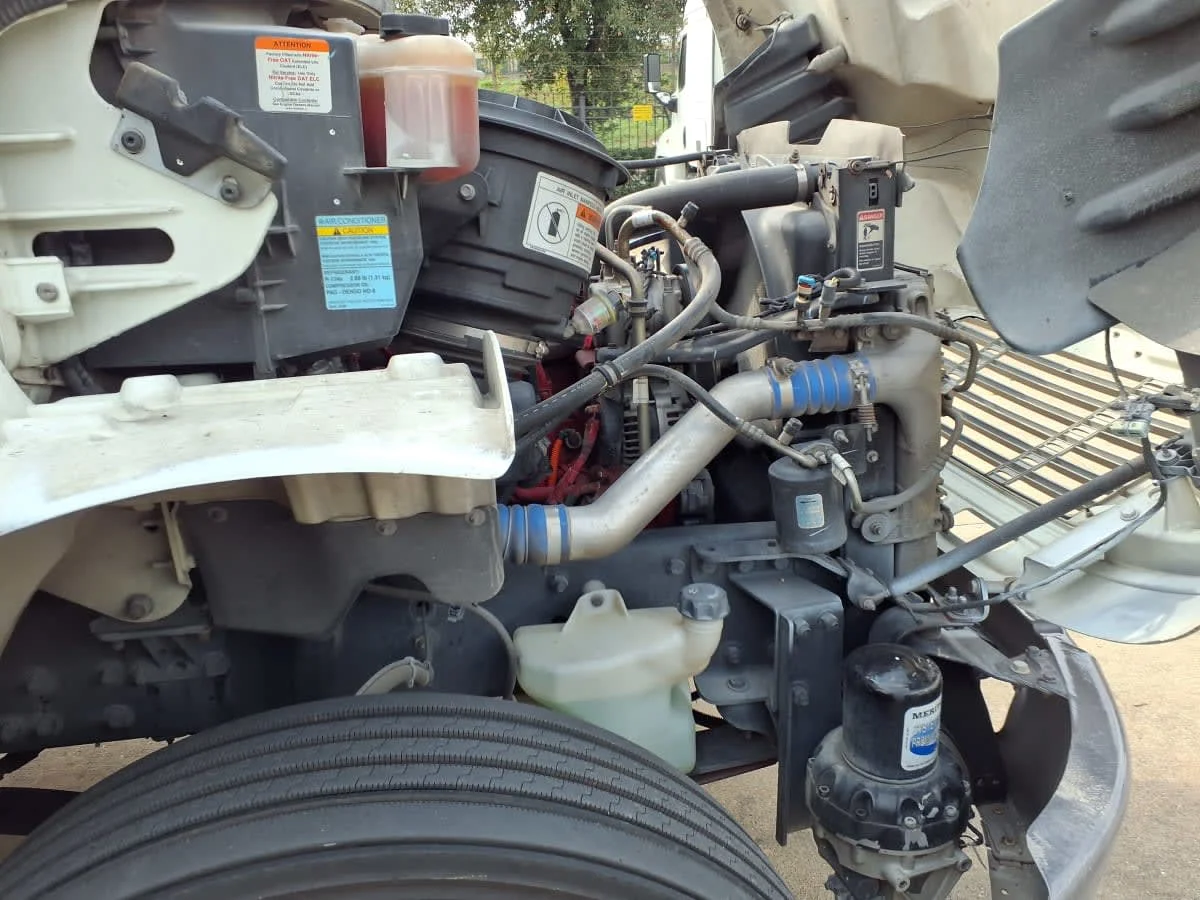 2019 Freightliner M2 106 - image 11